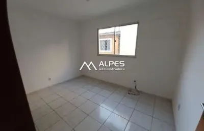 Apartamento de 2 quartos, localizado no bairro da piedade, com estacionamento.