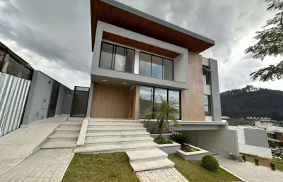 Casa duplex novinha em folha no condomínio estrela alta!