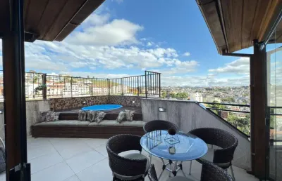 Viva no topo, com privacidade e conforto em um dos bairros mais desejados de juiz de fora!  cobertura  no bairro alto dos passos à venda.