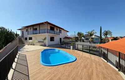 Uma casa que representa tudo o que você sempre quis: espaço, elegância e liberdade! casa 4 quaros à venda no spina ville.