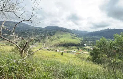 Viva rodeado pela natureza, com segurança e liberdade para construir o lar dos seus sonhos!  terreno à venda no condomínio világio da serra