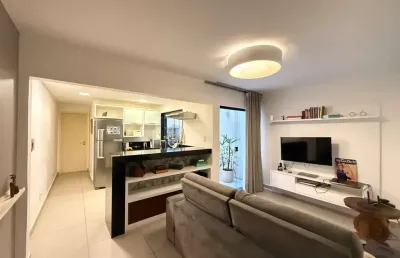 Um refúgio moderno, charmoso e com espaço de sobra para viver bem!