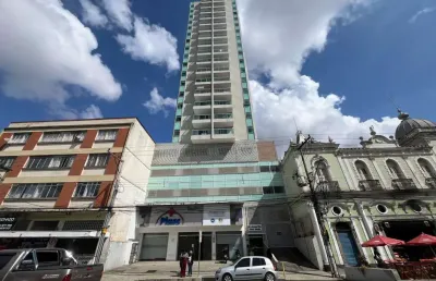 Conecte-se com o melhor da cidade — direto do seu terraço! cobertura à venda no centro.
