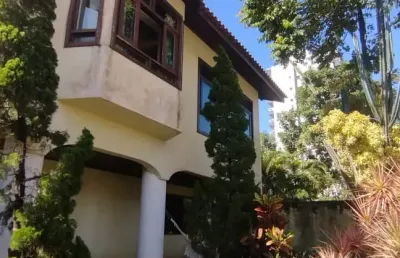 Casa  sobrado na praia do tombo!!!  4 dormitórios sendo 1 suíte