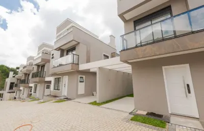 Maravilhosos sobrados triplex com 3 dormitórios na melhor localização do mercês