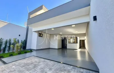 Casa com piscina no jardim mediterrâneo em maringá.