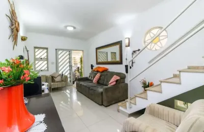 Agradável casa tipo para venda em parque colonial com 3 quartos, sendo 1 suíte, 93m²
