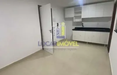 Kitnet para locação com excelente  acabamento e localização privilegiada, no bairro candeias em vit