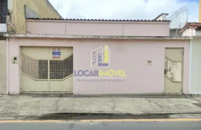 Casa solta a venda de 4/4 sendo uma suíte no centro de vitória da conquista, ba