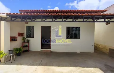 Casa solta de 3 quartos sendo 1  suíte, alto maron, vitória da conquista, ba
