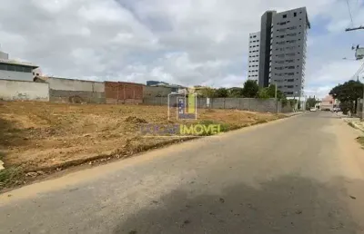 Atenção investidores! terreno plano em rua asfaltada à venda, em bairro candeias, próximo a av. olí
