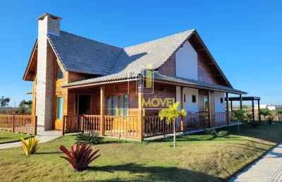 Oportunidade! casa de 3 quartos sendo 2 suítes  sendo a master com closet, casa com 250m2 de área c