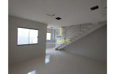 Casa duplex pronta para morar de 3 quartos sendo 1 suíte + terraço para área gourmet ou ampliação n