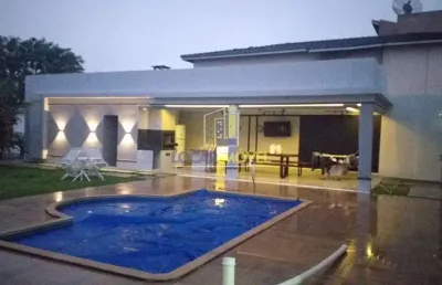 Casa com dois pavimentos , alto padrão , 3 suítes, 3 salas, piscina, área gourmet no alto da boa vi