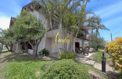 Excelente sobrado centro de xangri-lá! de esquina com dois lotes