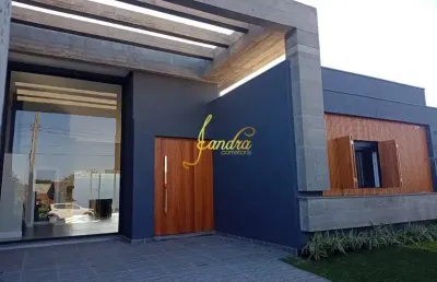 Excelente casa nova no centro de xangri-lá! perto do mar