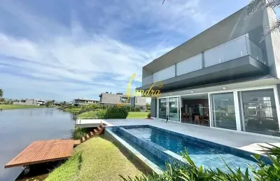 Casa em condomínio fechado com 5 quartos à venda no Centro, Xangri-Lá 