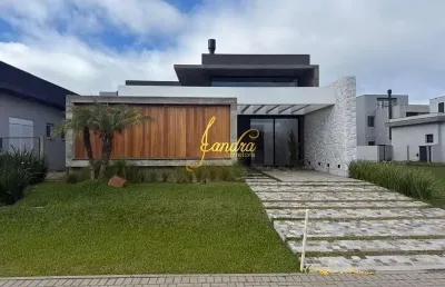 Casa em condomínio fechado com 4 quartos à venda no Centro, Xangri-Lá 