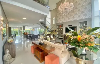 Sobrado em condomínio fechado 04 suítes com 320m² de área construída