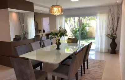 Casa térrea em condomínio com 04 suítes mobiliado e decorado