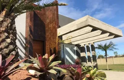 Casa térrea  em condomínio fechado mobiliada e decorada