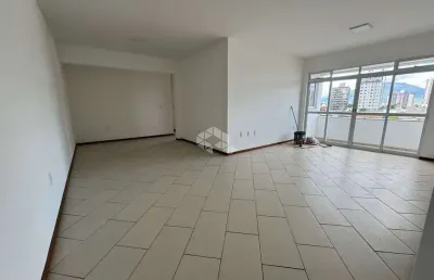 Apartamento de 3 quartos e 1 suíte com vista para o mar no centro de palhoça/sc