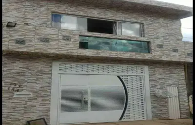 Casa com 2 quartos à venda na Rua Beija-Flor, 124, Parque São Pedro, Itaquaquecetuba