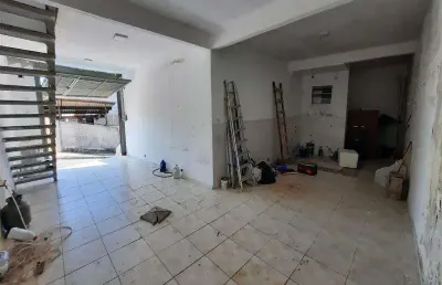 Ponto comercial para alugar na Rua Albuquerque Lins, 195, Vila Riman, Arujá