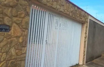 Casa espaçosa no jardim flamboyant: charme e qualidade de vida!