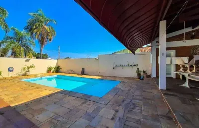 **seu novo lar! casa ampla com 3 suítes e área de 700m²**