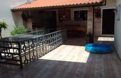 **oportunidade! casa espaçosa e aconchegante em bairro tranquilo!**