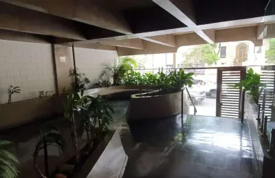 Apto com vista livre e garagem no centro – conforto e praticidade