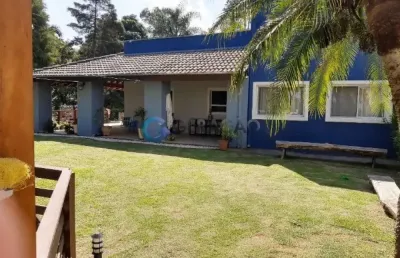 Chácara com 230m², 3 dormitórios sendo 2 suítes e 3 vagas cobertas  - condomínio lagoinha!