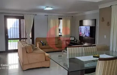 Sobrado em condomínio para venda com 4 quartos e 4 vagas de garagem - 207m² no bairro urbanova