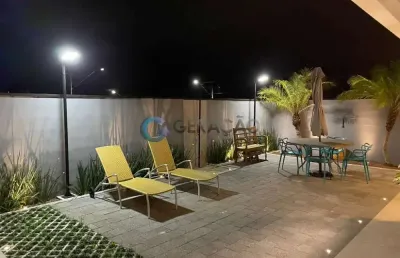 Sobrado de 04 dorm. e 04 suítes - 270m² no bairro da floresta