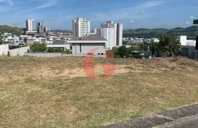 Terreno para venda com 738m² no residencial colinas do paratehy sul