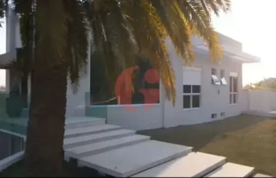 Casa em condomínio fechado com 3 quartos para alugar na Rua das Alfazemas, 35, Residencial Santa Helena, Caçapava