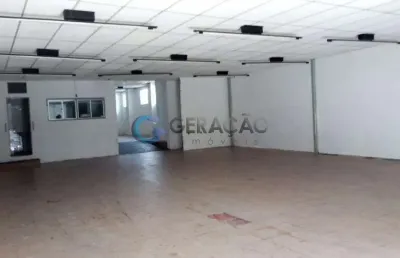 Salão comercial para venda e locação com 333m² no centro de sjc