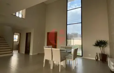 Sobrado em condomínio para venda com 03 quartos e 02 vagas de garagem - 311m² no bairro da floresta