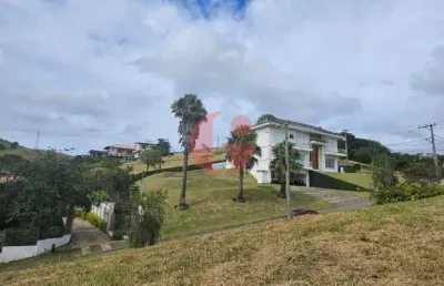 Terreno á venda com 1.100 m² em condomínio fechado localizado em jambeiro