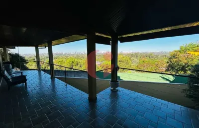 Casa à venda com 03 dormitórios sendo 01 suíte- 561 m² construídos- urbanova