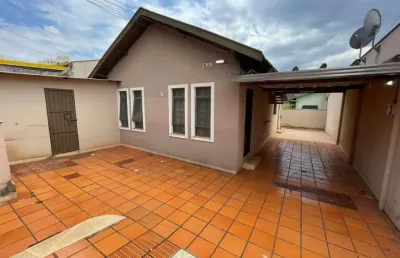 Casa a venda de 326 m² (2 dormts. + 1 casa nos fundos), no jd. morumbi, londrina/pr.