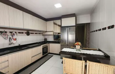 Casa a venda na região norte em londrina, (3 dormits., sendo 1 suíte), terraço com área gourmet. armários planejados em todos os ambientes!