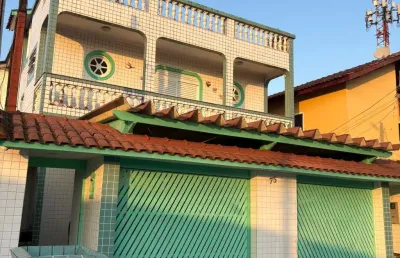 Casa para alugar na Rua Afonso Teixeira Vidal, 75, Vila Santa Rosa, Guarujá