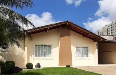 Casa comercial/residencial 200m2, suite + 3 quartos, bairro bucarein, joinville-sc