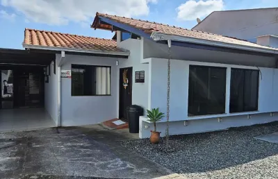 Vendo casa alvenaria  1 suite mais 2 dormitórios no bairro floresta, joinville-sc