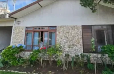 Casa com 3 quartos à venda na Rua Nicolau Scheffer, 541, Santa Cândida, Curitiba