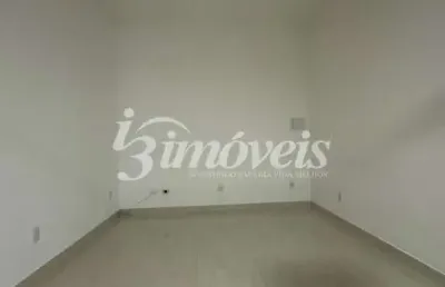 Salas em andar superior para locação anual em um centro comercial na barra norte em balneário camboriú/sc com grande visibilidade de quem passa.