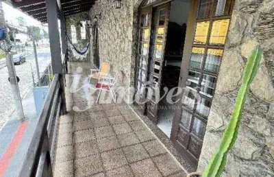 Casa à venda, 3 quartos sendo 1 suíte, 2 vagas, com área de festas, bairro são joão, itajaí-sc