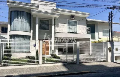 Casa à venda, averbada, 3 quartos, sendo 1 suíte com closet, 2 vagas, piscina, bairro são judas, itajaí-sc